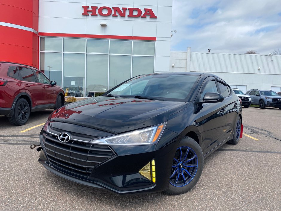Hyundai Elantra Essential 2020-0
