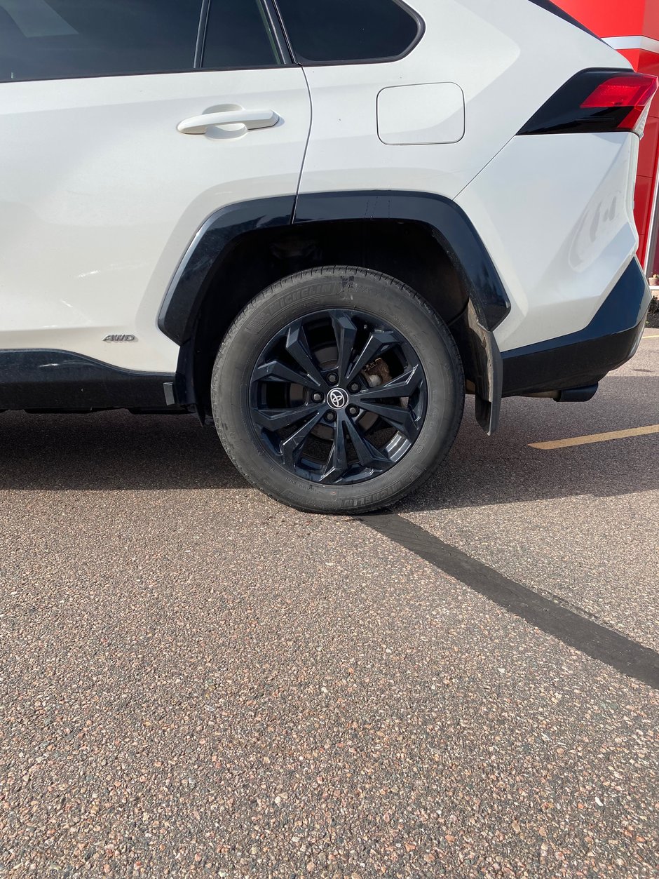 Toyota RAV4 Hybrid SE 2022-1