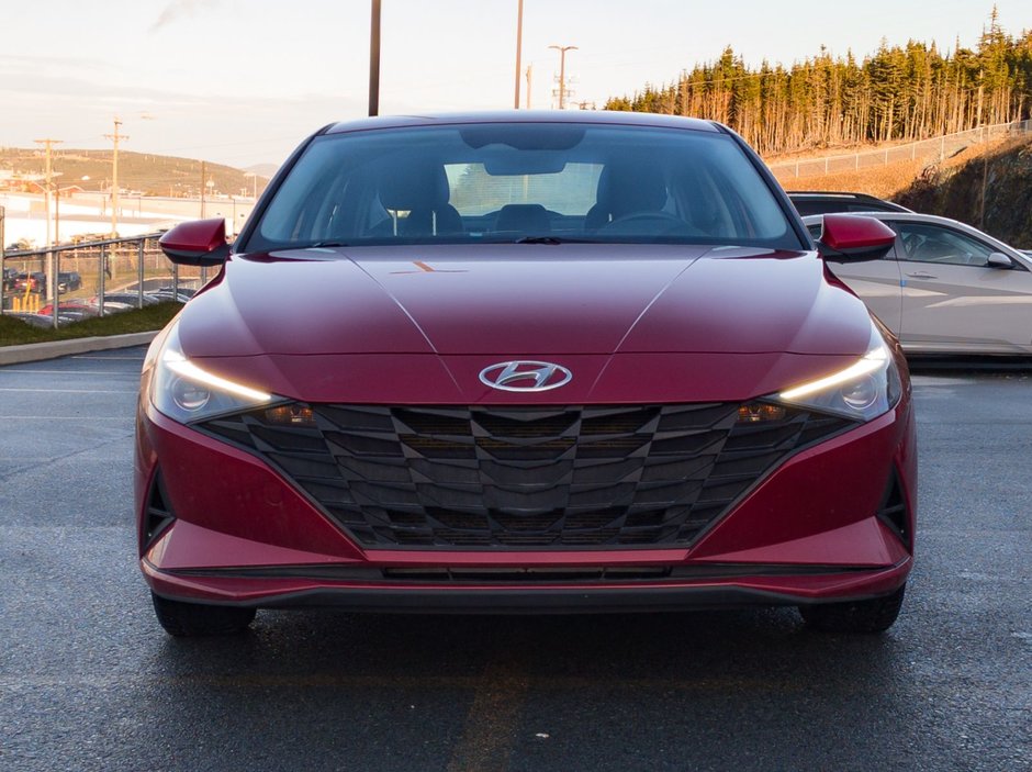 2022 Hyundai Elantra Preferred