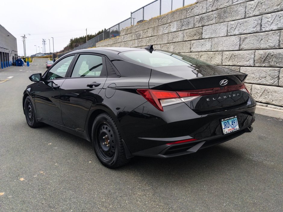 2022 Hyundai Elantra Essential