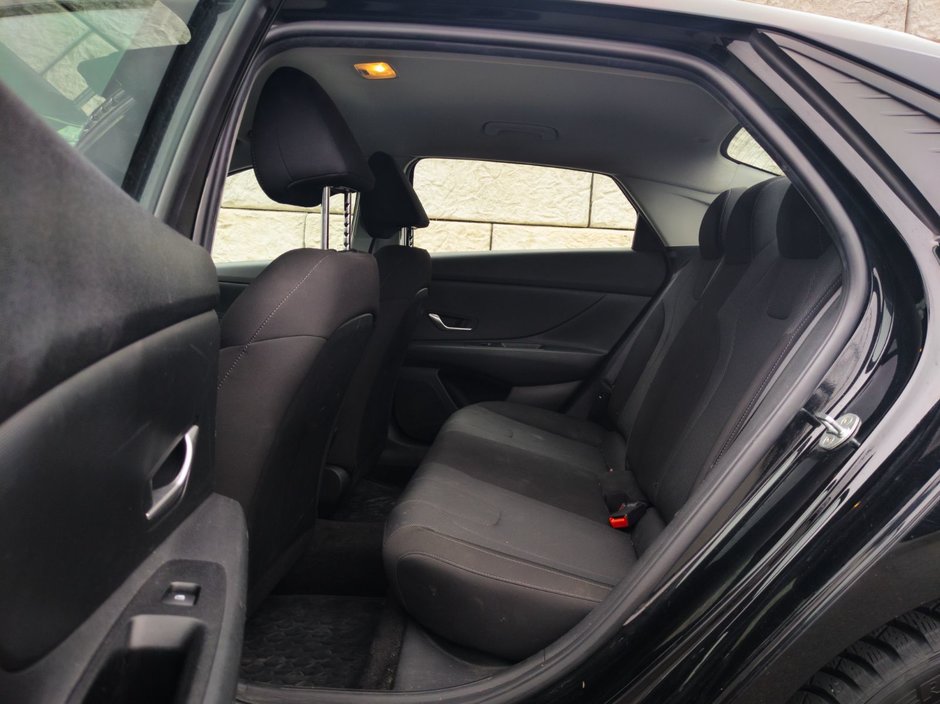 2022 Hyundai Elantra Essential