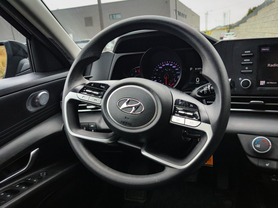2022 Hyundai Elantra Essential