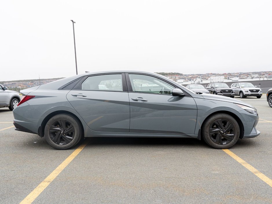 2022 Hyundai Elantra Preferred