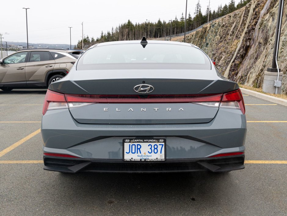 2022 Hyundai Elantra Preferred