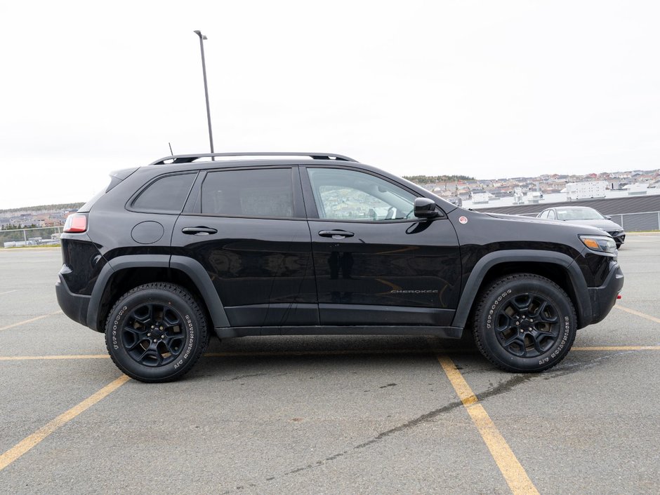 2022 Jeep Cherokee Trailhawk
