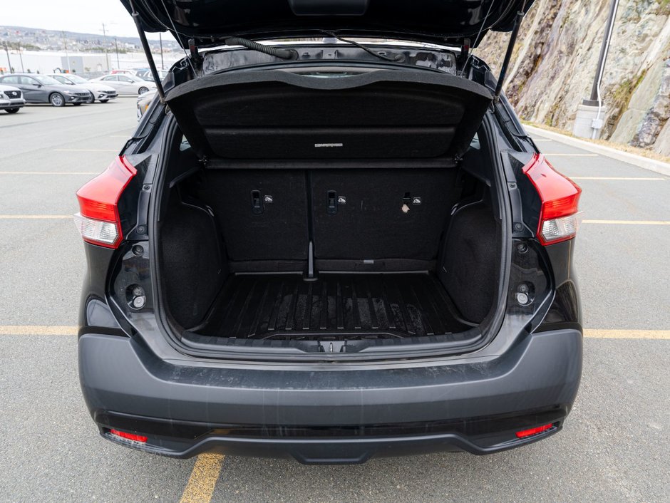 2019 Nissan Kicks SR