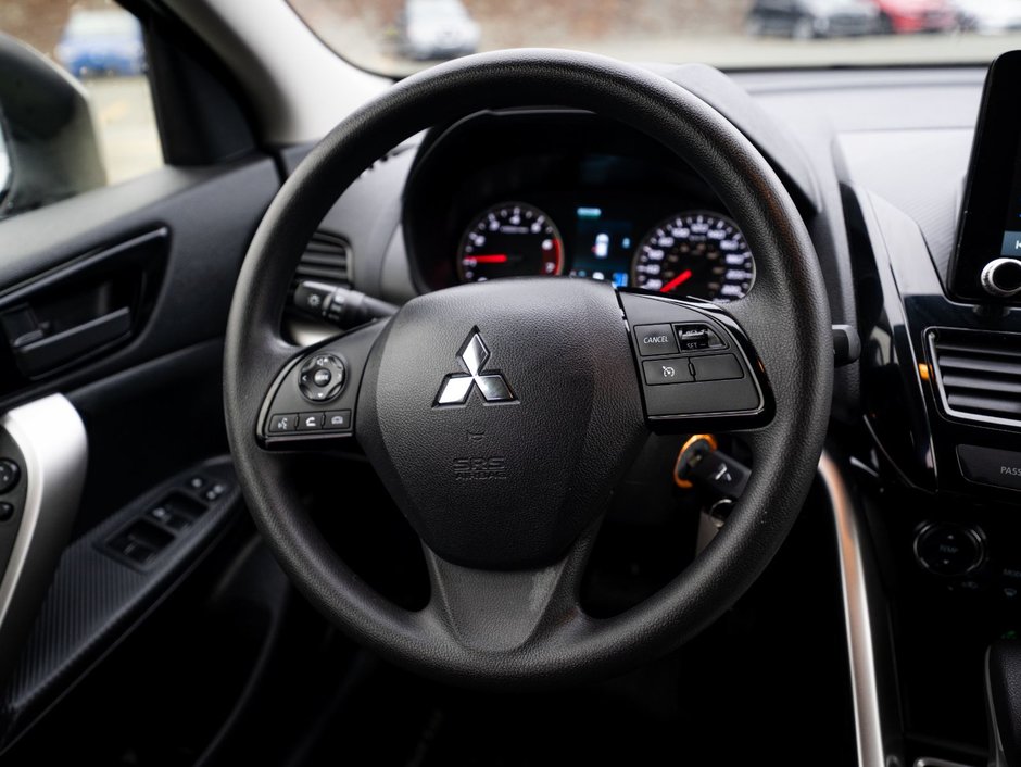 2024 Mitsubishi ECLIPSE CROSS ES