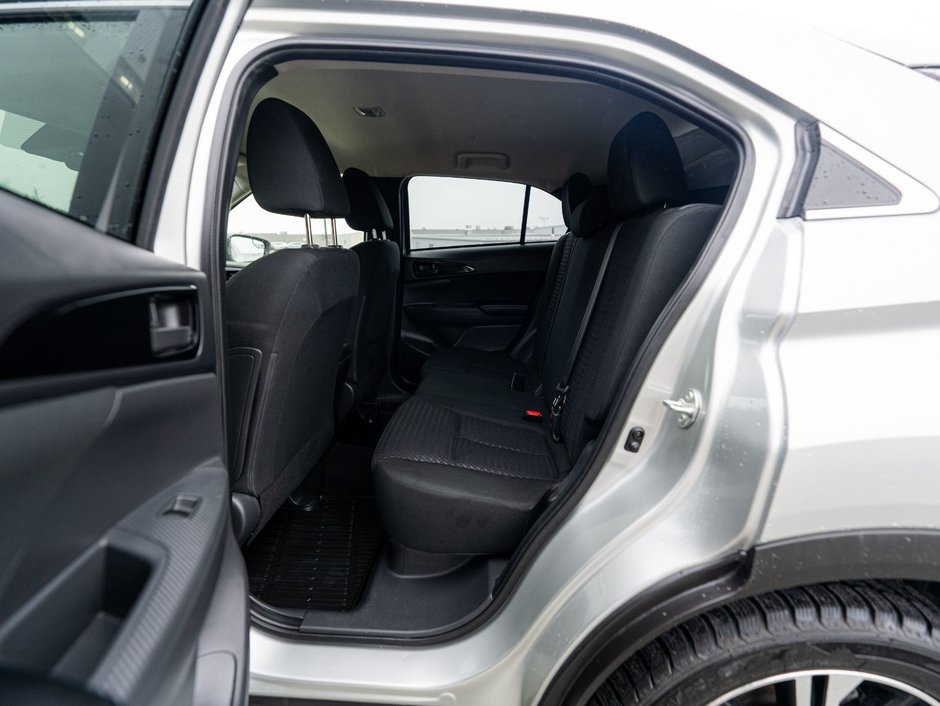 2024 Mitsubishi ECLIPSE CROSS ES