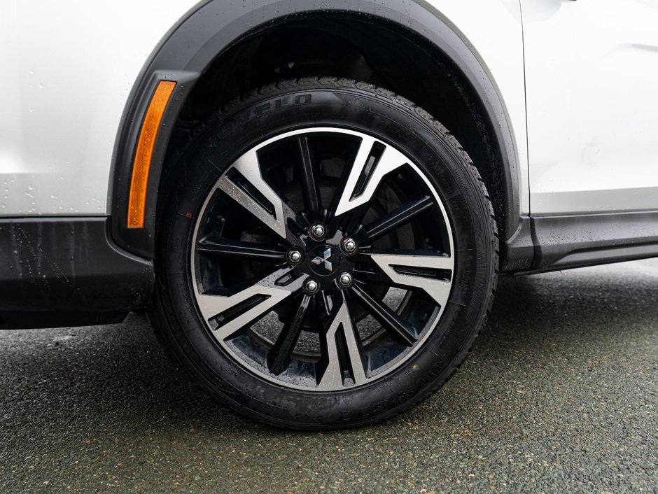 2024 Mitsubishi ECLIPSE CROSS ES