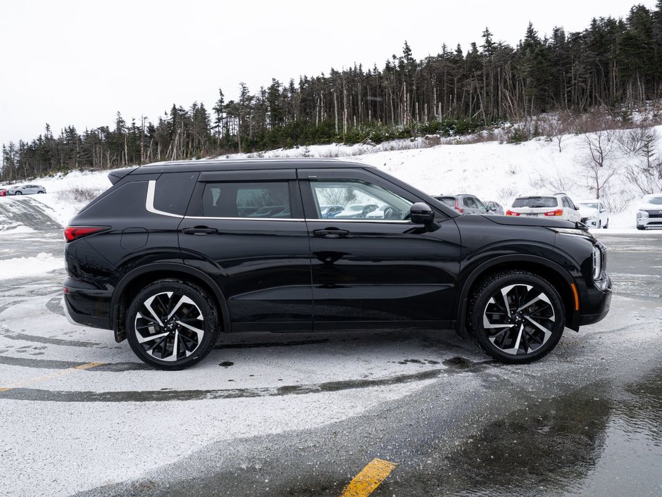 2022 Mitsubishi Outlander LE