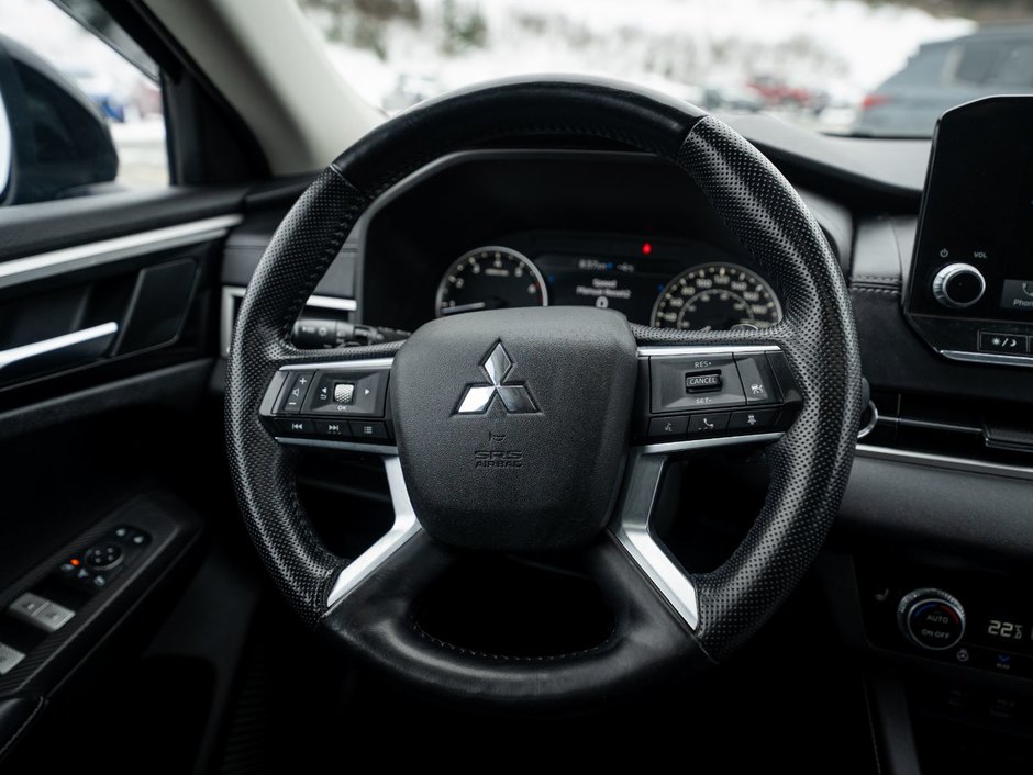 2022 Mitsubishi Outlander LE