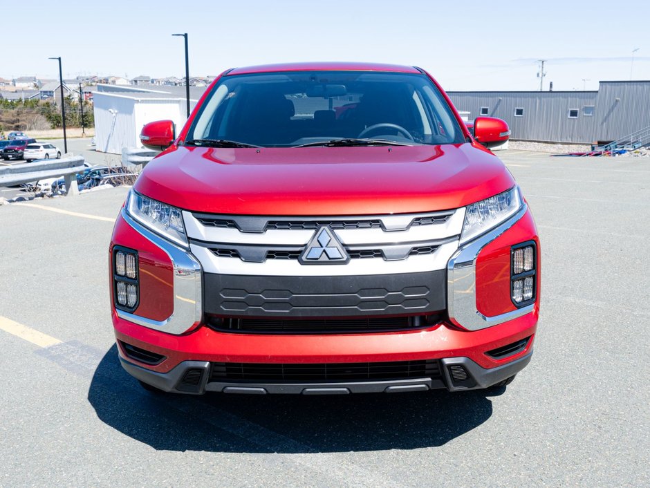 2024 Mitsubishi RVR SE