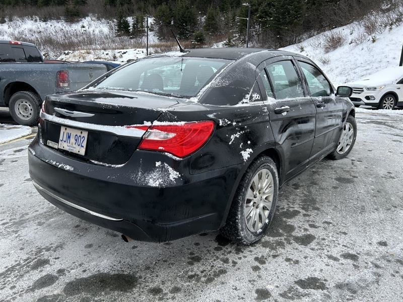 2014 Chrysler 200 LX