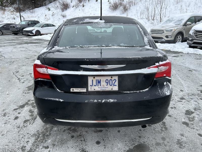 2014 Chrysler 200 LX