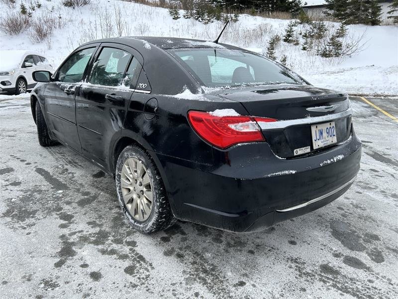 2014 Chrysler 200 LX