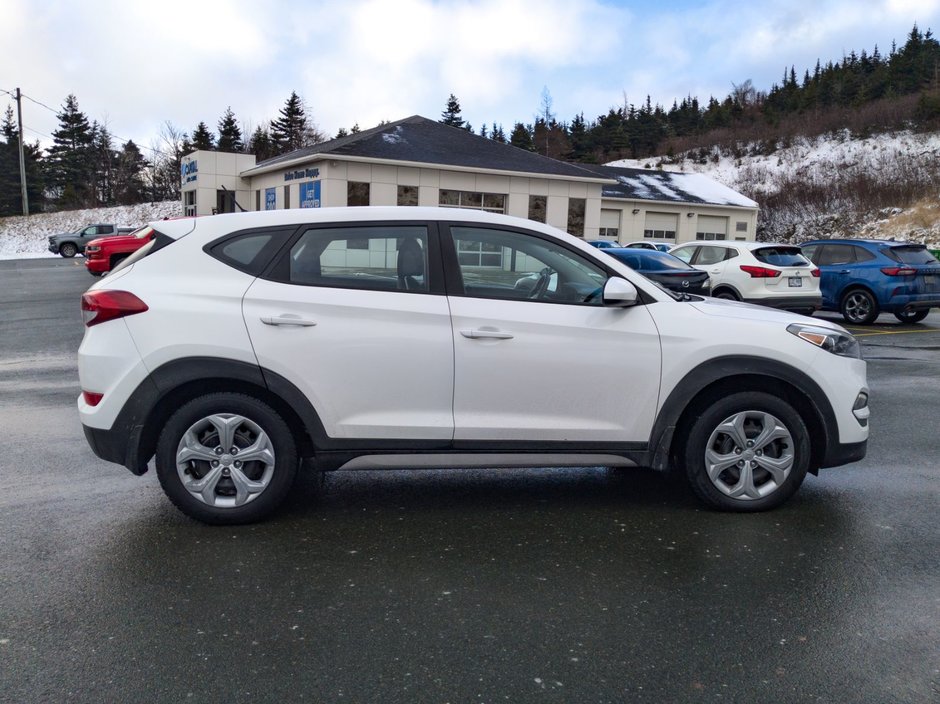 2018 Hyundai Tucson FWD 2.0L Base