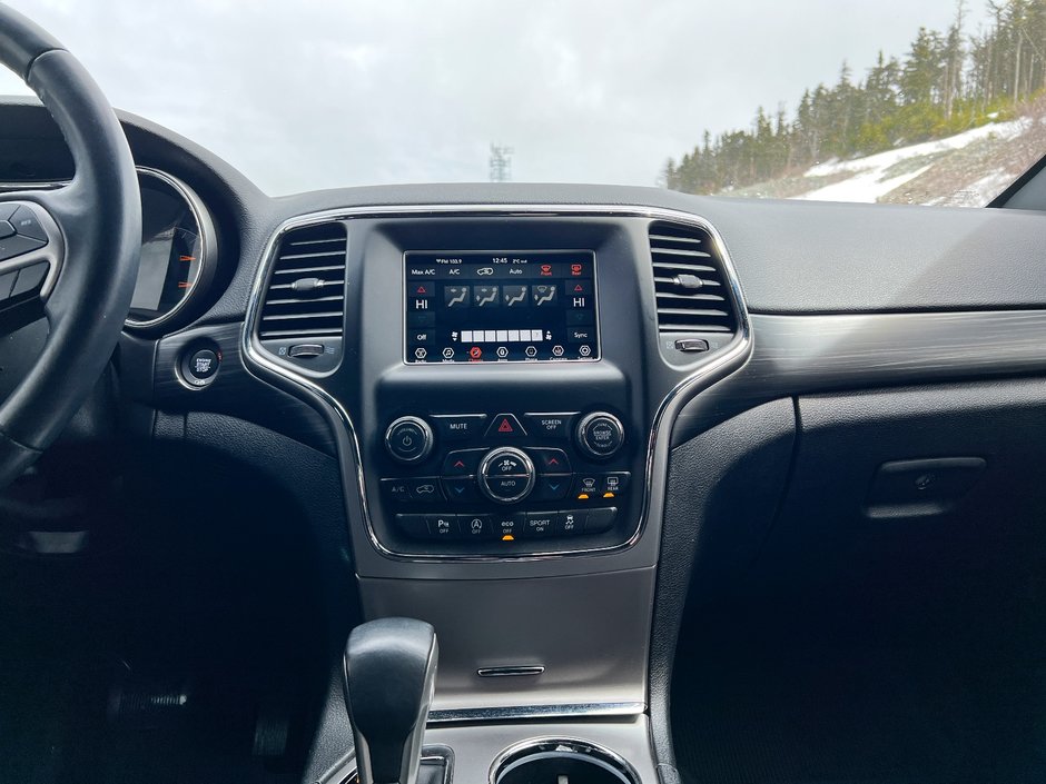 2019 Jeep Grand Cherokee Laredo E