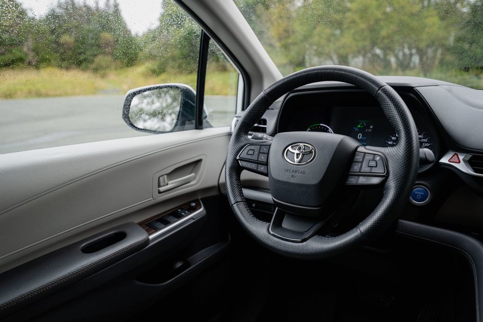 2022 Toyota Sienna LE