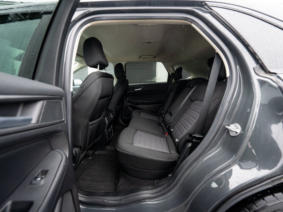 2021 Ford Edge SE