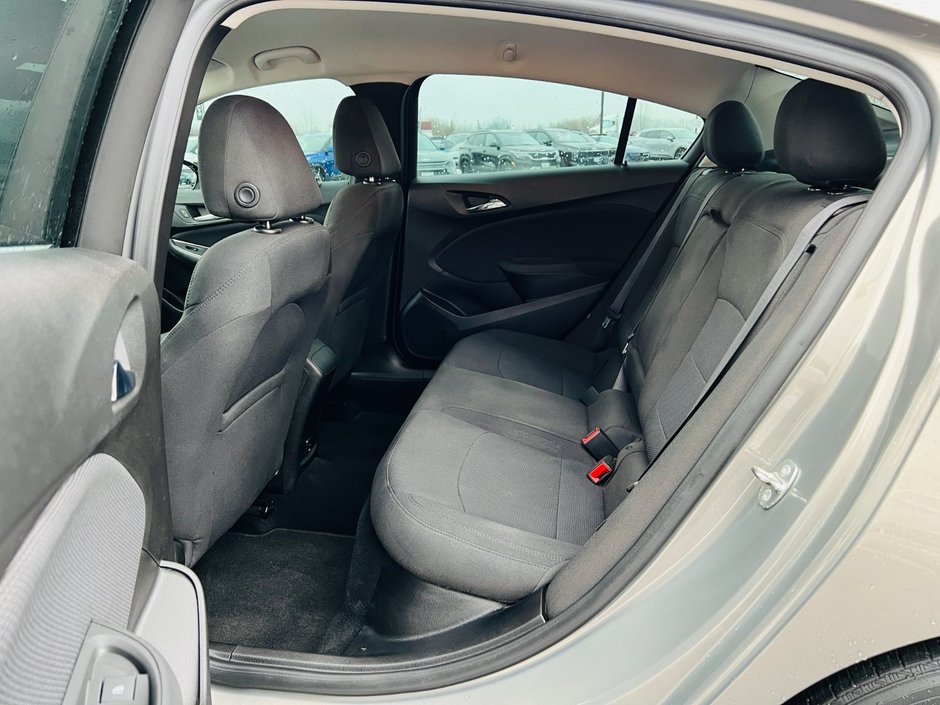 Chevrolet Cruze LT 2017-32