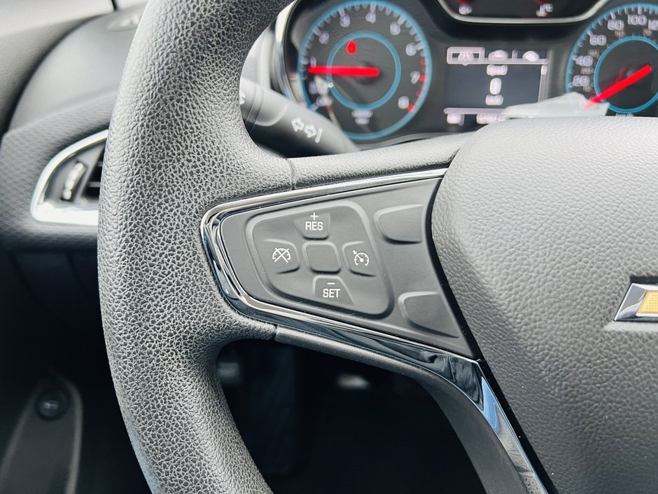 2018 Chevrolet Cruze LT Turbo-11