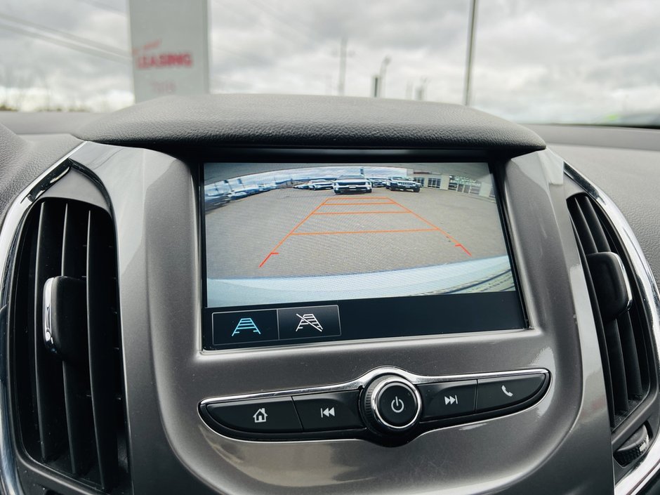 2018 Chevrolet Cruze LT Turbo-21