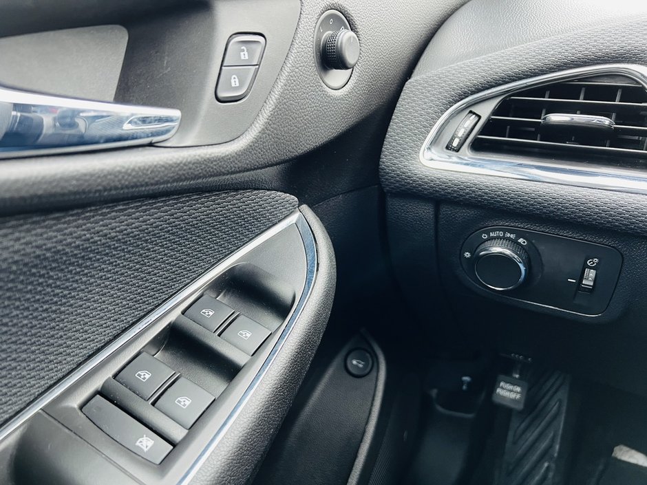 2018 Chevrolet Cruze LT Turbo-9