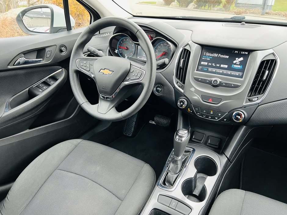 2018 Chevrolet Cruze LT Turbo-16