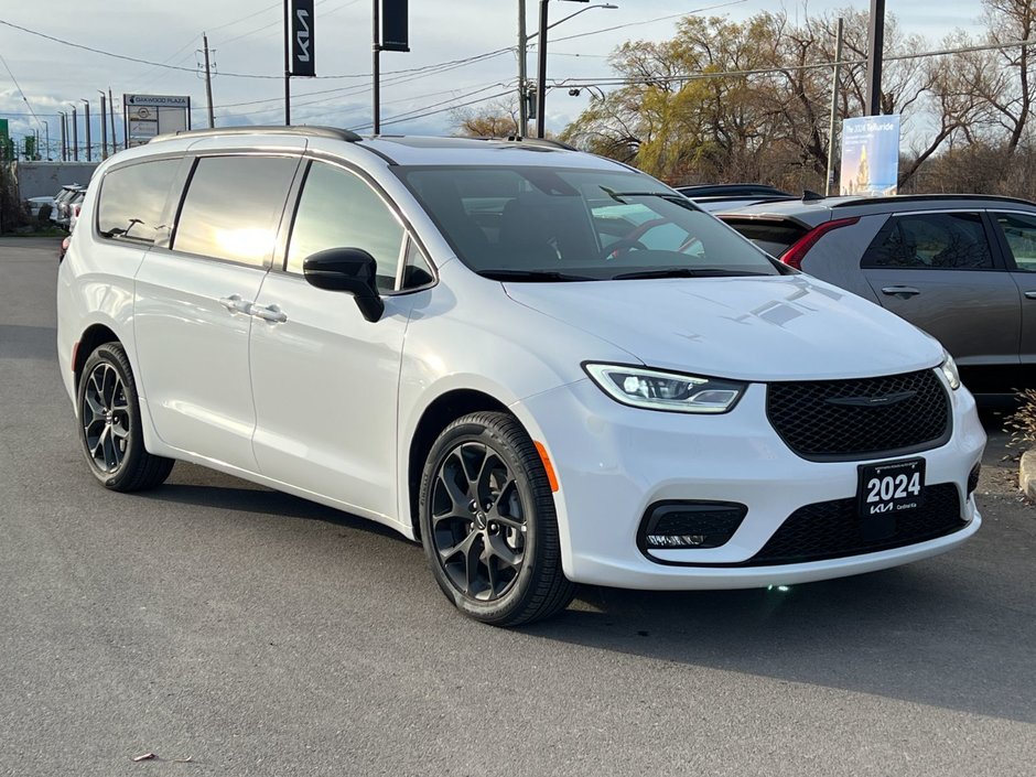 Chrysler Pacifica Touring-L 2024-4