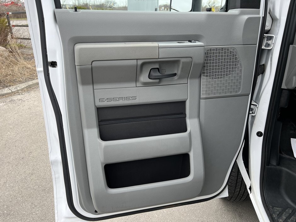 2023 Ford E-Series Cutaway-7