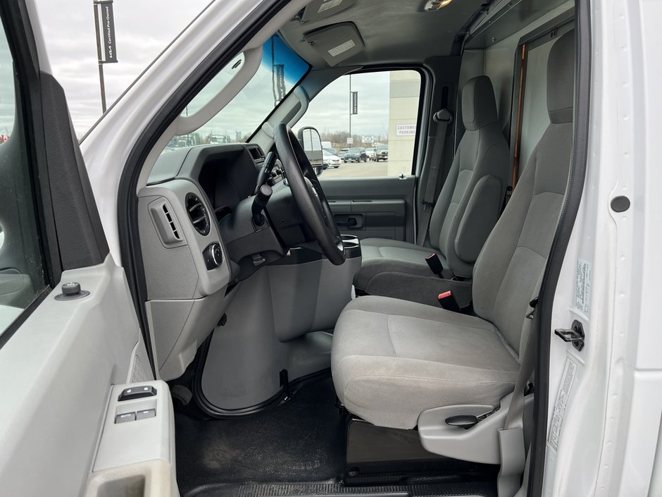 2023 Ford E-Series Cutaway-8