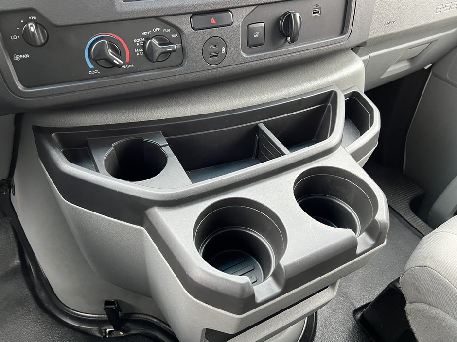 2023 Ford E-Series Cutaway-23