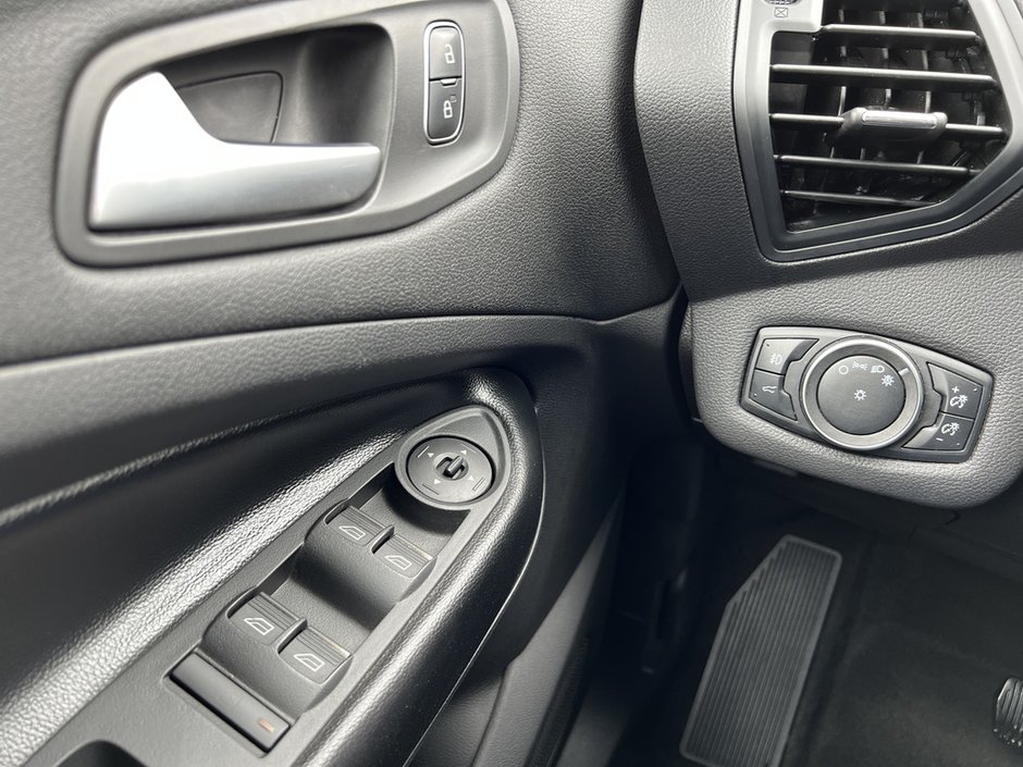 2017 Ford Escape SE-10