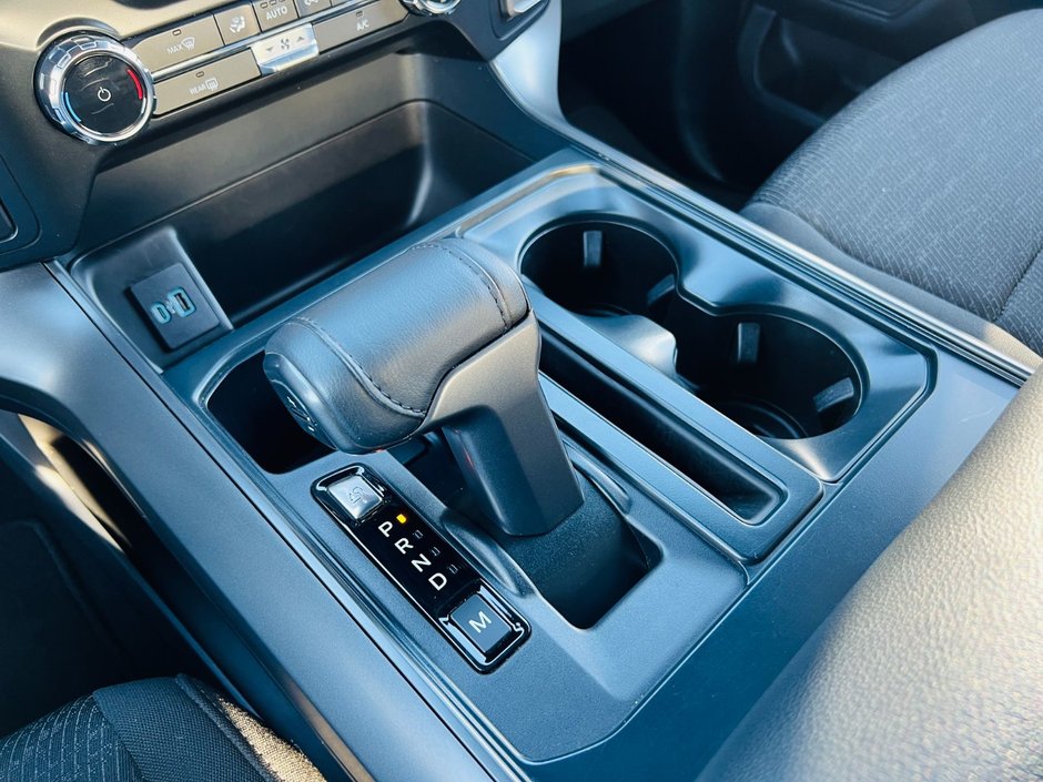 Ford F-150 XLT 2024-47