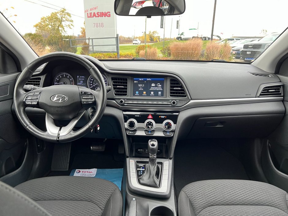 Hyundai Elantra Preferred 2020-8