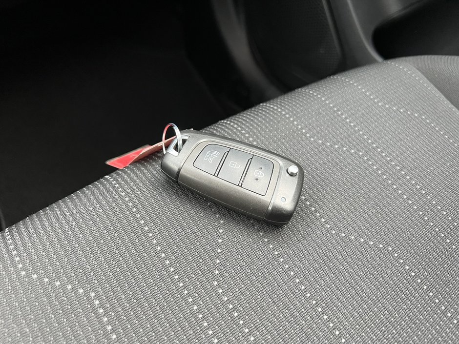 2023 Hyundai Venue Essential-9