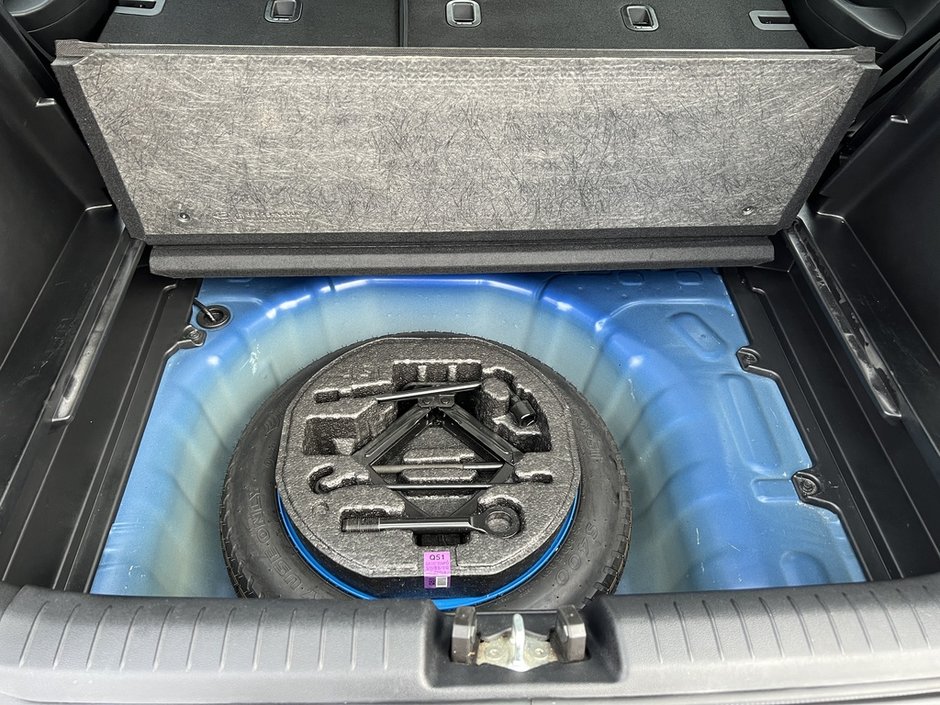 2023 Hyundai Venue Essential-37