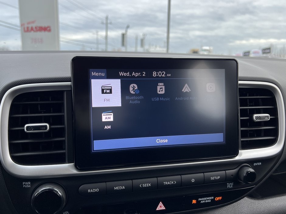 2023 Hyundai Venue Essential-25