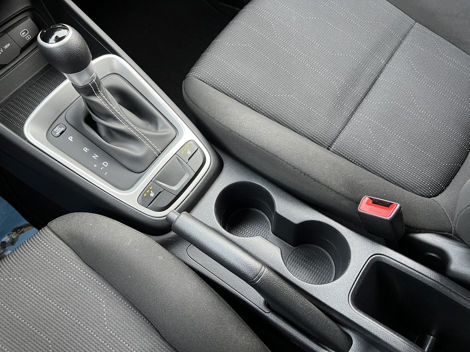 2023 Hyundai Venue Essential-30