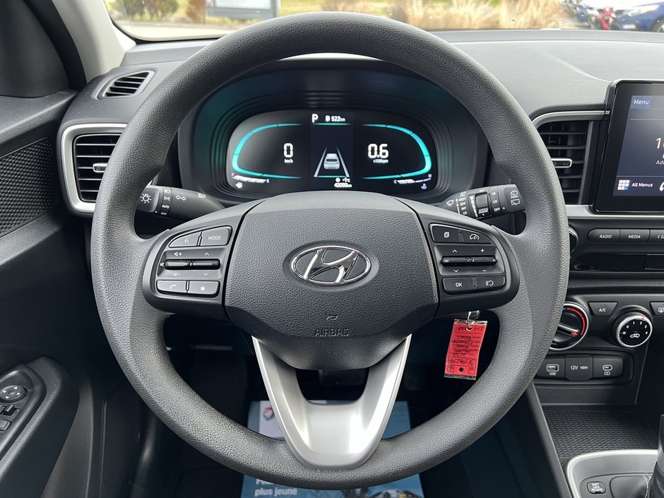 2023 Hyundai Venue Essential-13