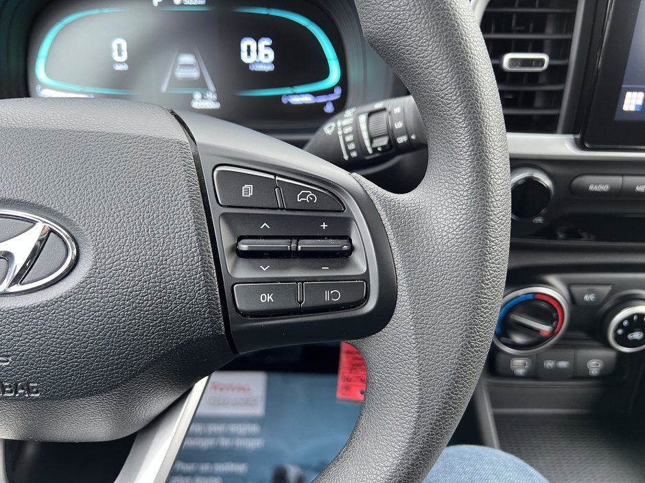 2023 Hyundai Venue Essential-21