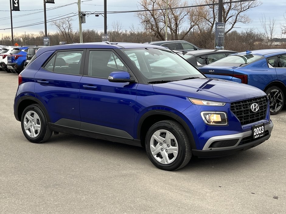 2023 Hyundai Venue Essential-3