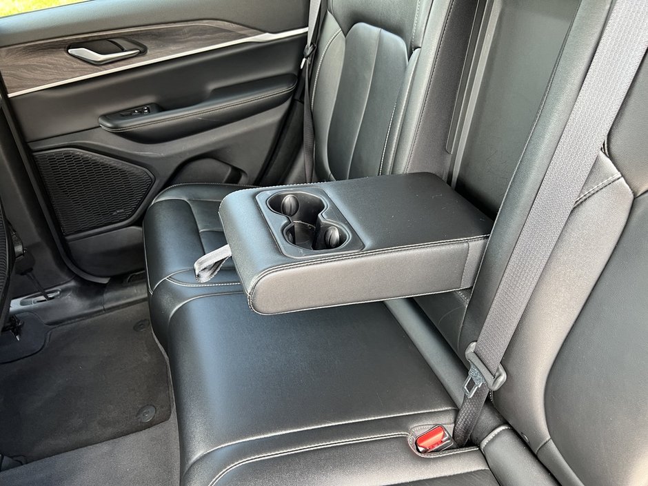 2023 Jeep Grand Cherokee Limited 4X4-55