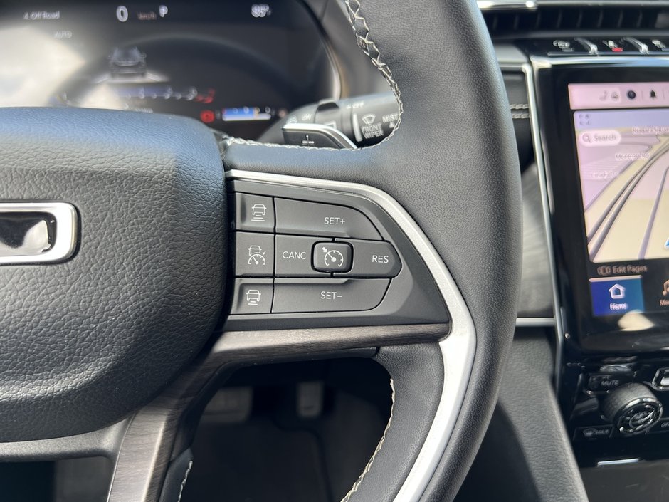 2023 Jeep Grand Cherokee Limited 4X4-29