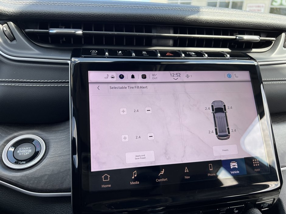 2023 Jeep Grand Cherokee Limited 4X4-44