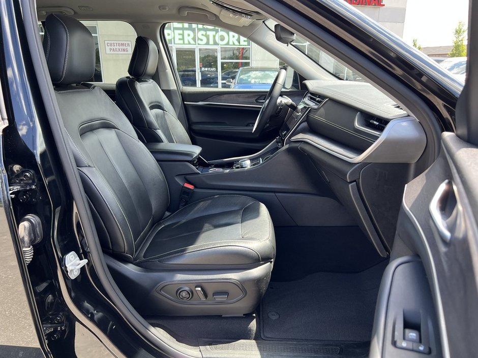 2023 Jeep Grand Cherokee Limited 4X4-8