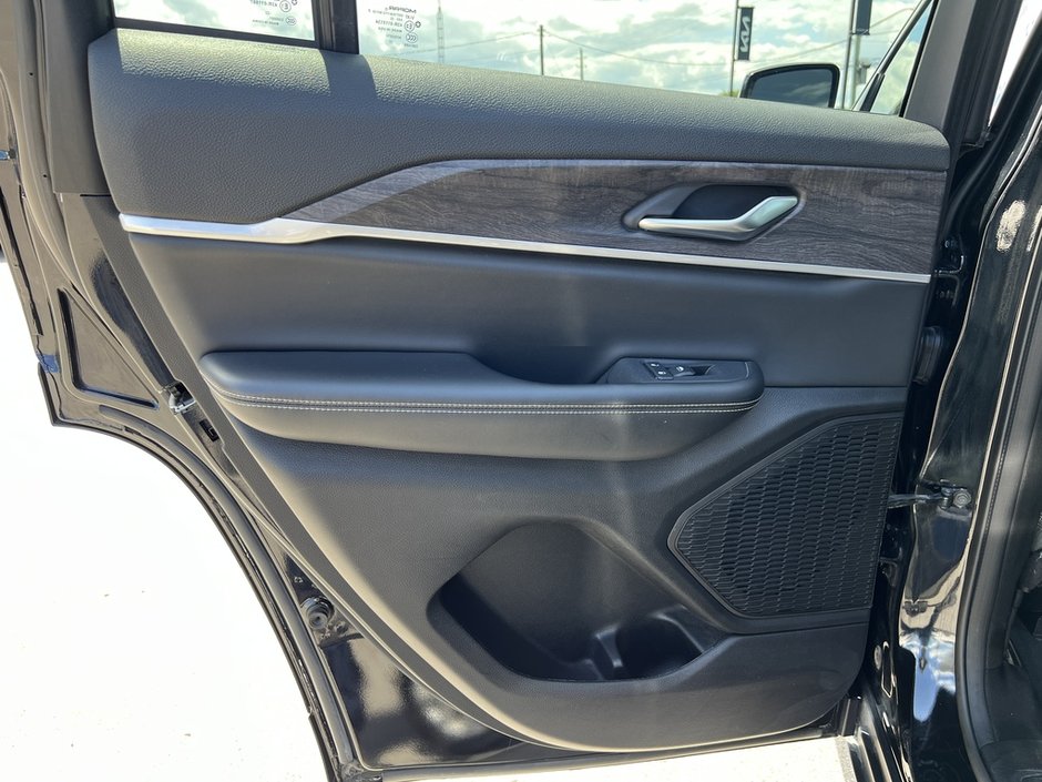 2023 Jeep Grand Cherokee Limited 4X4-52