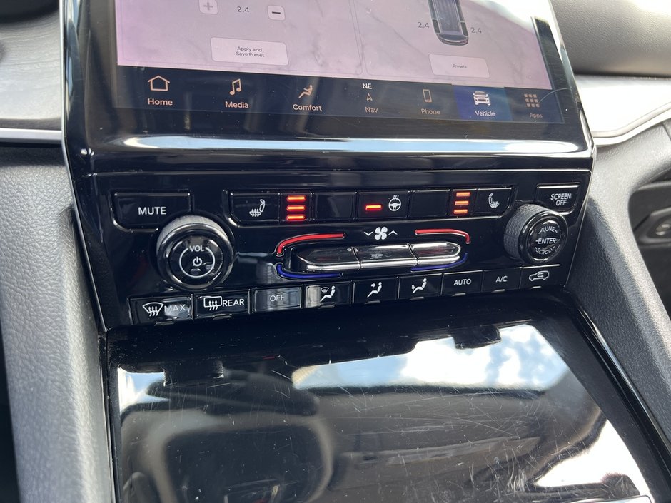 2023 Jeep Grand Cherokee Limited 4X4-46