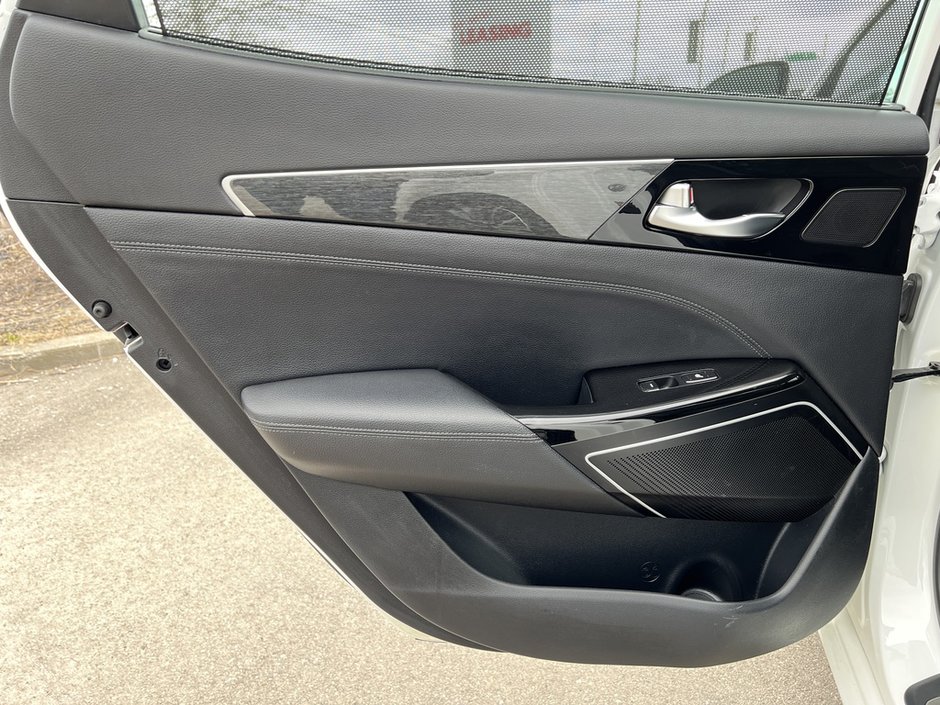 2018 Kia Cadenza Premium-46
