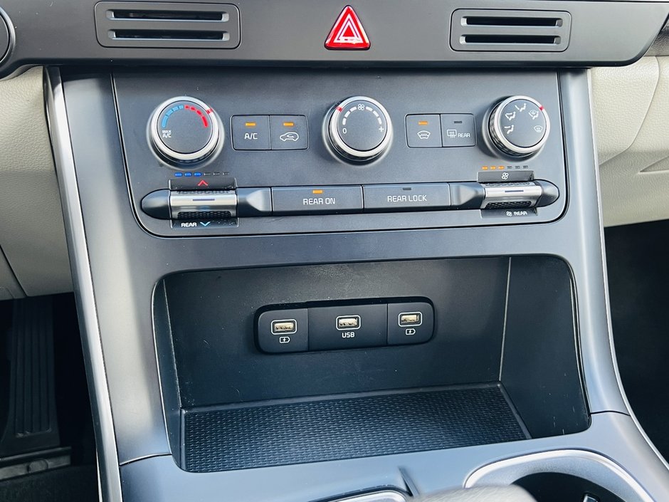 2022 Kia Carnival LX 3.5L-34